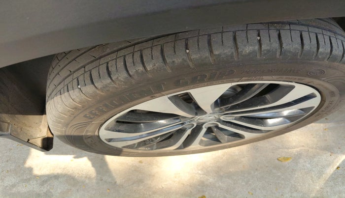 2022 MG HECTOR PLUS SHARP 2.0 DIESEL TURBO MT 6-STR, Diesel, Manual, 81,759 km, tyre