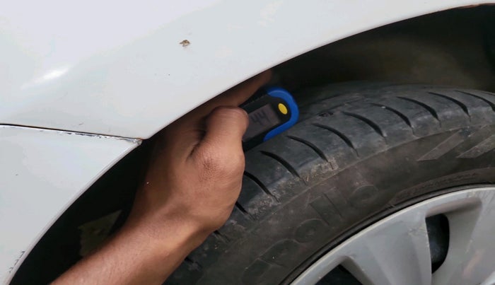 2017 Maruti Ertiga VXI CNG, CNG, Manual, 90,071 km, tyre