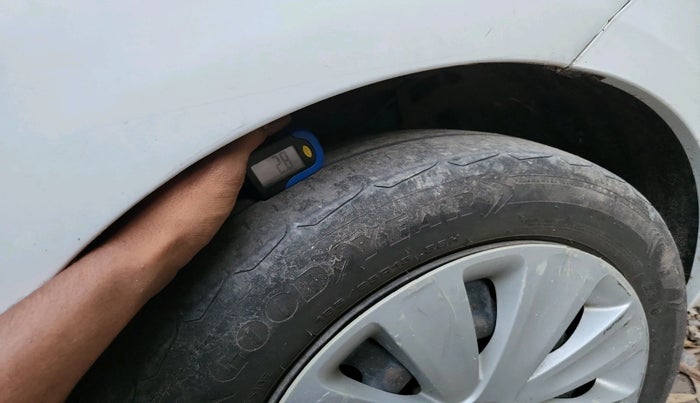 2017 Maruti Ertiga VXI CNG, CNG, Manual, 90,071 km, tyre