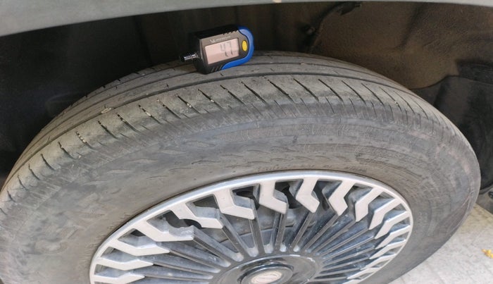 2023 Tata PUNCH PURE MT CNG, CNG, Manual, 27,871 km, tyre