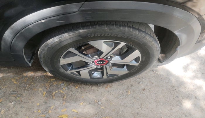 2022 KIA SONET GTX PLUS 1.5 AT, Diesel, Automatic, 1,63,427 km, tyre