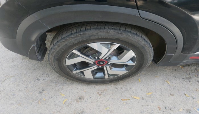 2022 KIA SONET GTX PLUS 1.5 AT, Diesel, Automatic, 1,63,427 km, tyre