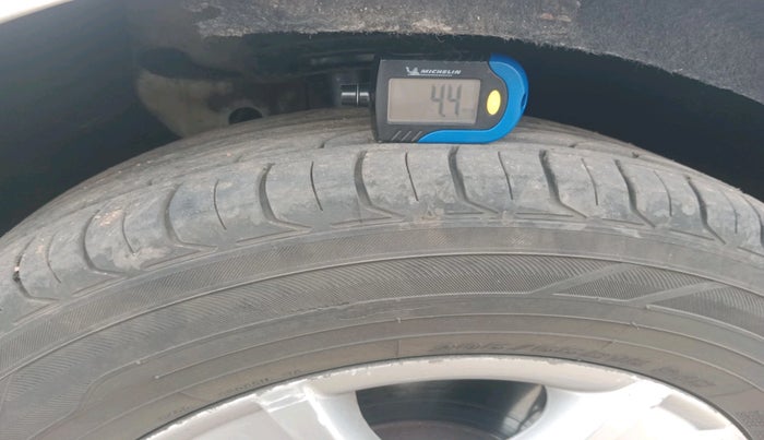 2011 Skoda Laura AMBIENTE 2.0 TDI CR AT, Diesel, Automatic, 1,09,299 km, tyre