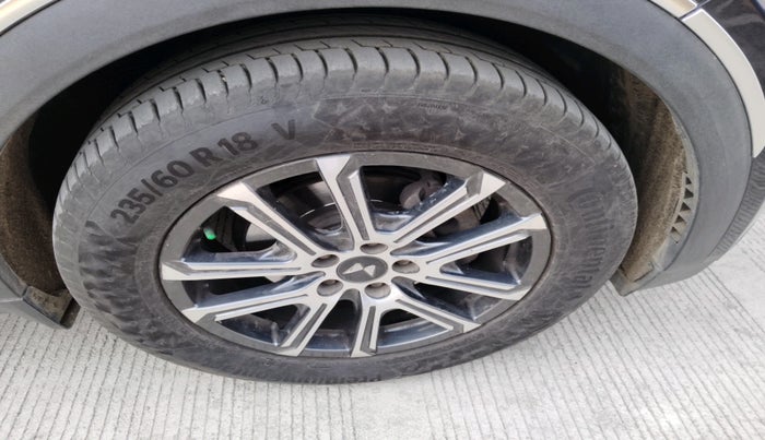 2023 Mahindra XUV700 AX 7 LUXURY D AT 7 STR, Diesel, Automatic, 54,676 km, tyre