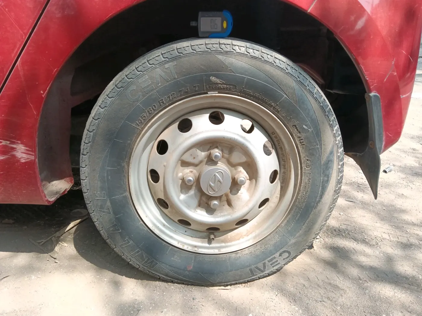 2013 Hyundai Eon D-LITE+, Petrol, Manual, 30,351 km, tyre