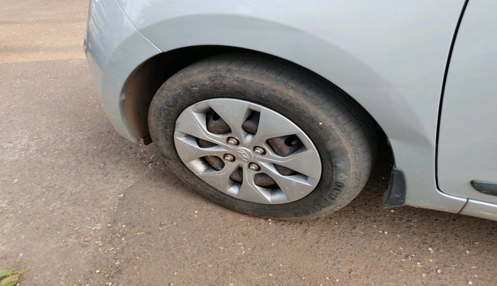 2014 Hyundai Xcent S 1.2, Petrol, Manual, 72,576 km, tyre