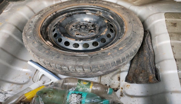 2014 Hyundai Xcent S 1.2, Petrol, Manual, 72,576 km, tyre