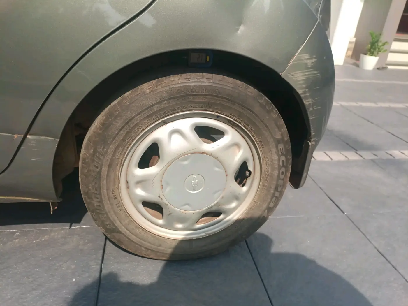 2011 Chevrolet Beat LT PETROL, Petrol, Manual, 44,359 km, tyre