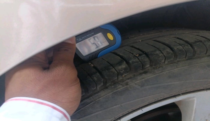 2011 Hyundai Verna FLUIDIC 1.6 VTVT SX OPT, Petrol, Manual, 77,130 km, tyre