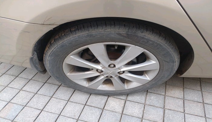 2011 Hyundai Verna FLUIDIC 1.6 VTVT SX OPT, Petrol, Manual, 77,130 km, tyre