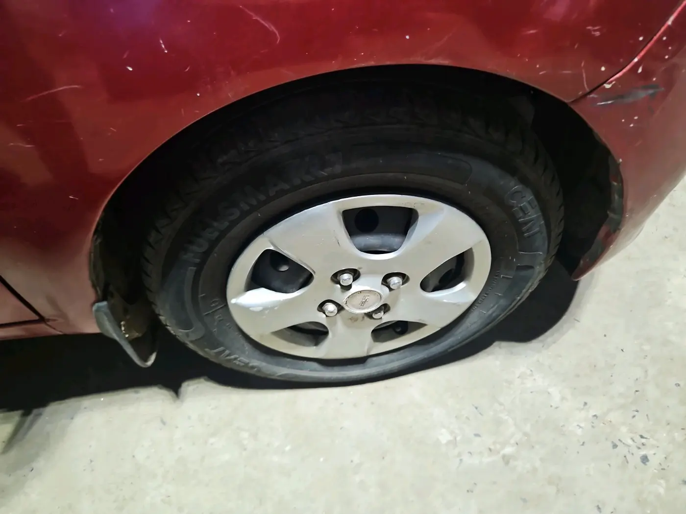 2013 Hyundai i10 MAGNA 1.1, Petrol, Manual, 39,912 km, tyre