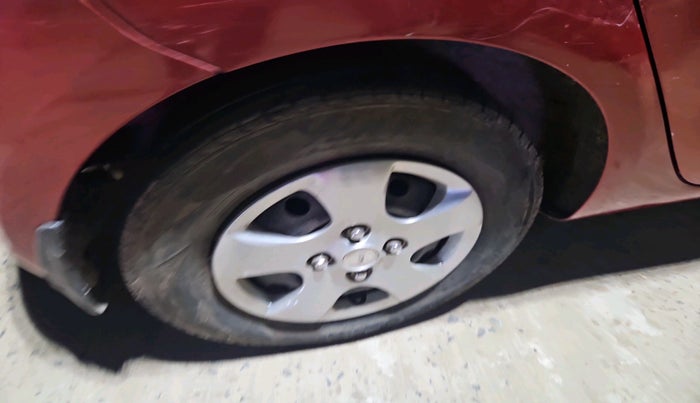 2013 Hyundai i10 MAGNA 1.1, Petrol, Manual, 39,912 km, tyre