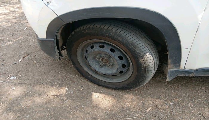 2016 Mahindra Kuv100 K6 D 6 STR, Diesel, Manual, 1,69,298 km, tyre