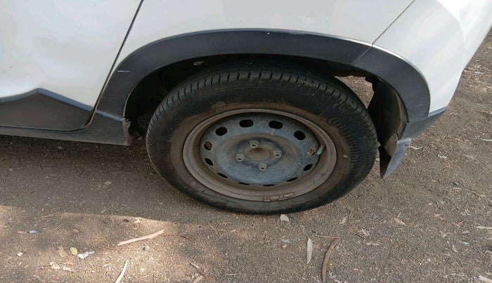 2016 Mahindra Kuv100 K6 D 6 STR, Diesel, Manual, 1,69,298 km, tyre