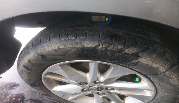 2018 Toyota Innova Crysta 2.8 GX AT 7 STR, Diesel, Automatic, 90,190 km, tyre