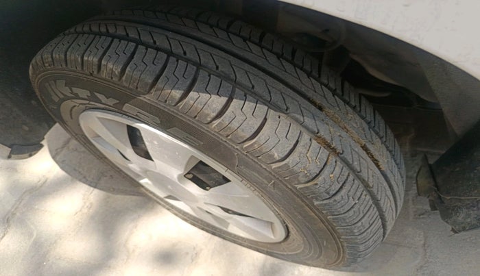 2016 Nissan Micra Active XL, Petrol, Manual, 46,516 km, tyre