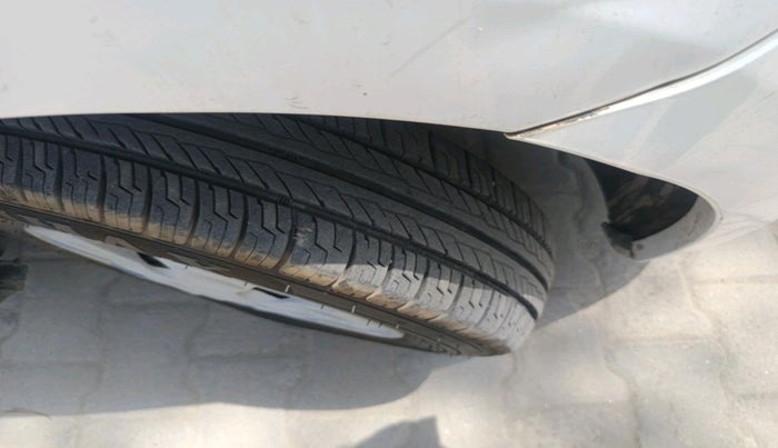 2016 Nissan Micra Active XL, Petrol, Manual, 46,516 km, tyre