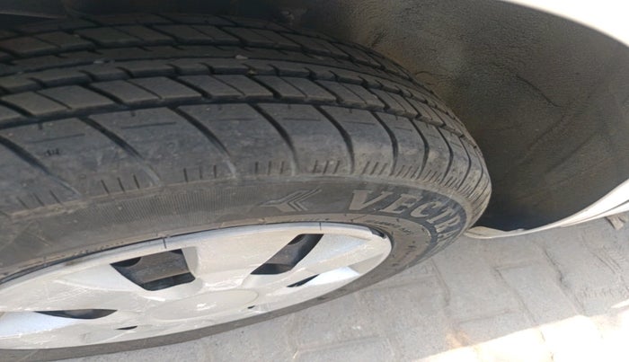 2016 Nissan Micra Active XL, Petrol, Manual, 46,516 km, tyre