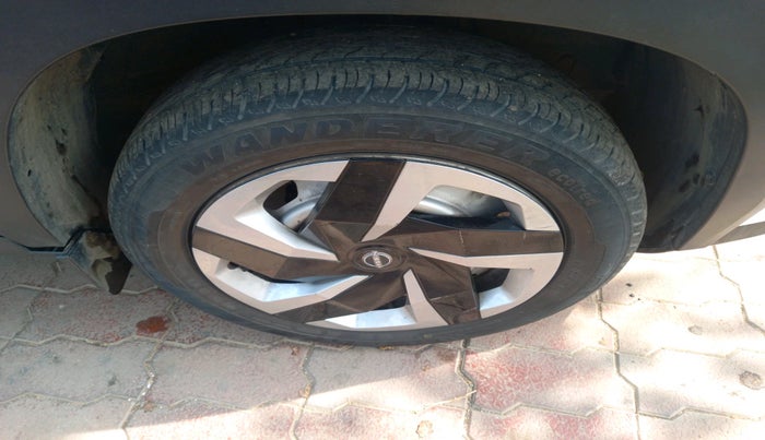 2022 Nissan MAGNITE XE, Petrol, Manual, 26,581 km, tyre