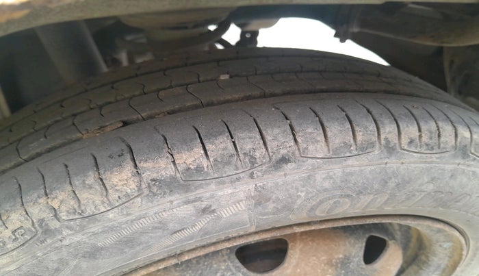 2015 Maruti Alto K10 VXI, Petrol, Manual, 1,02,860 km, tyre