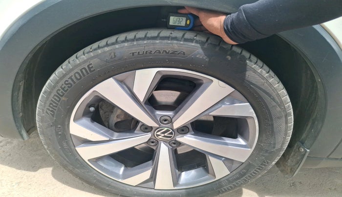 2022 Volkswagen TAIGUN TOPLINE 1.0 TSI AT, Petrol, Automatic, 94,893 km, tyre