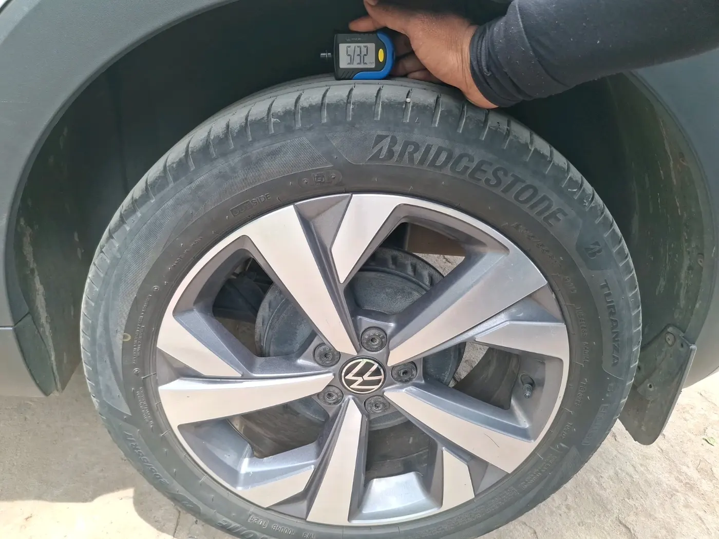2022 Volkswagen TAIGUN TOPLINE 1.0 TSI AT, Petrol, Automatic, 94,893 km, tyre