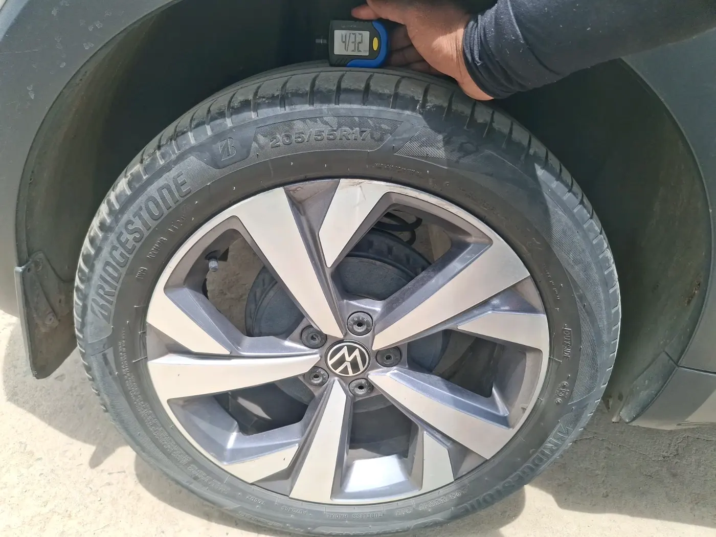 2022 Volkswagen TAIGUN TOPLINE 1.0 TSI AT, Petrol, Automatic, 94,893 km, tyre