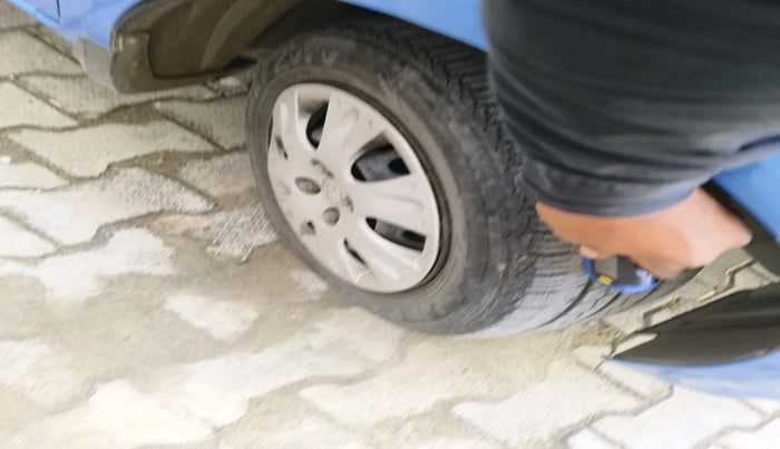 2013 Honda Brio S MT, Petrol, Manual, 36,745 km, tyre