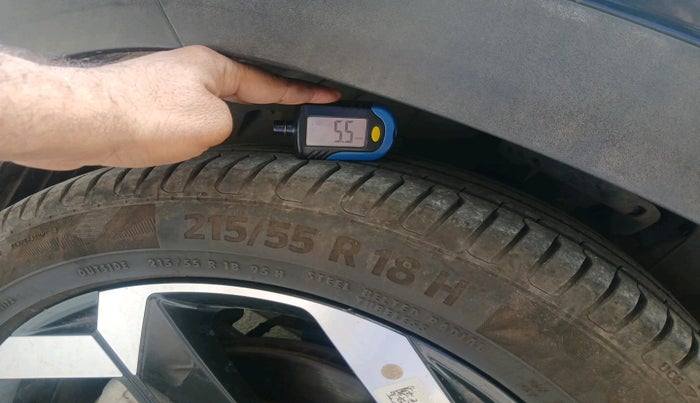 2021 Hyundai ALCAZAR 1.5 SIGNATURE (O) AT 6STR, Diesel, Automatic, 90,762 km, tyre