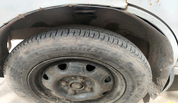 2011 Maruti Eeco 5 STR, CNG, Manual, 3,47,230 km, tyre