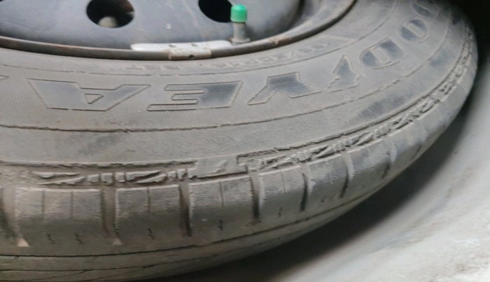 2014 Maruti Swift VXI, Petrol, Manual, 1,30,931 km, tyre