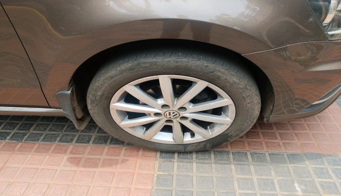 2017 Volkswagen Ameo HIGHLINE1.2L, Petrol, Manual, 1,10,758 km, tyre