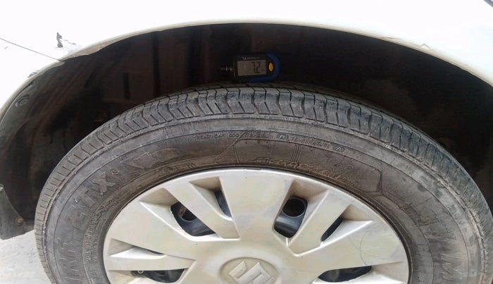 2011 Maruti Swift VDI, Diesel, Manual, 2,32,954 km, tyre