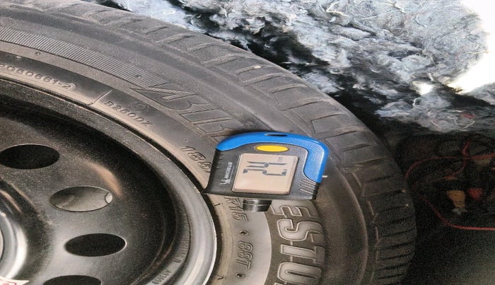 2014 Toyota Etios CROSS 1.5 V, Petrol, Manual, 77,813 km, tyre