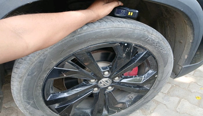 2024 MG HECTOR PLUS Sharp Pro Blackstorm 1.5 Turbo Petrol CVT 7 STR, Petrol, Automatic, 14,212 km, tyre