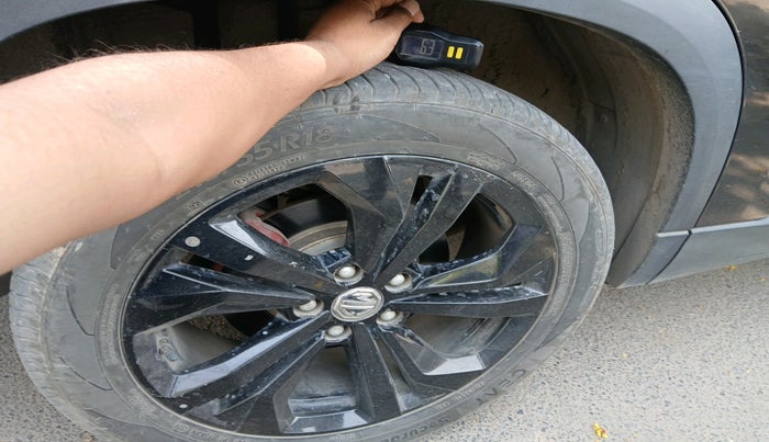 2024 MG HECTOR PLUS Sharp Pro Blackstorm 1.5 Turbo Petrol CVT 7 STR, Petrol, Automatic, 14,212 km, tyre