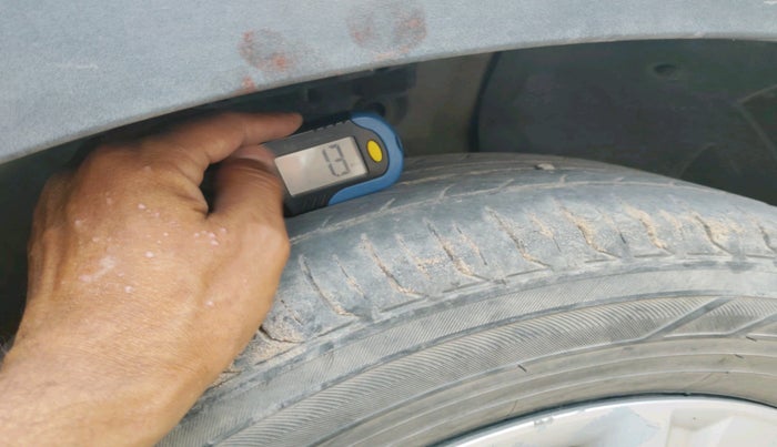 2020 Hyundai VENUE S 1.2, Petrol, Manual, 1,07,006 km, tyre