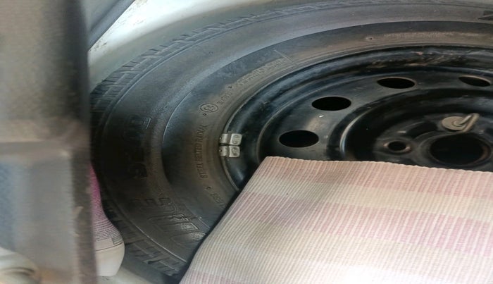 2010 Maruti Swift VXI, Petrol, Manual, 51,536 km, tyre