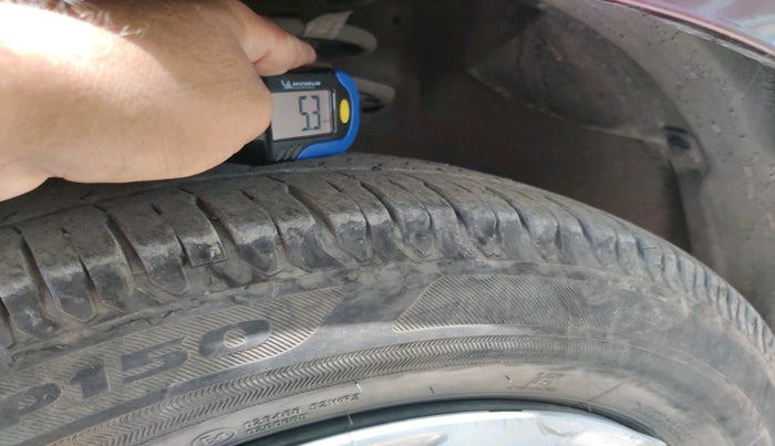 2021 Maruti Ertiga VXI CNG, CNG, Manual, 52,036 km, tyre