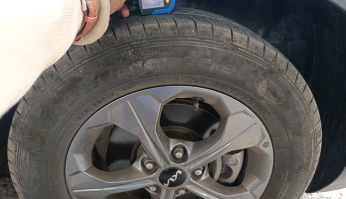 2022 KIA SELTOS HTK PLUS 1.5, Petrol, Manual, 28,629 km, tyre