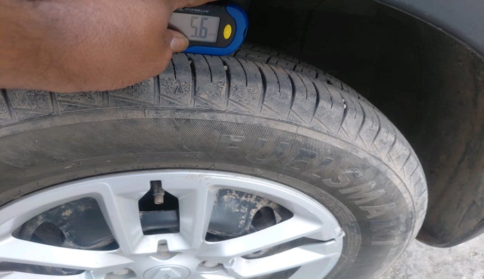 2024 Renault TRIBER RXL MT, Petrol, Manual, 8,588 km, tyre