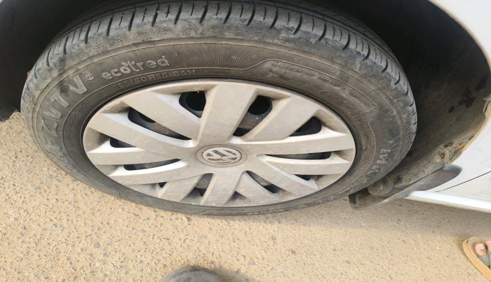 2012 Volkswagen Polo COMFORTLINE 1.2L, Diesel, Manual, 1,65,083 km, tyre