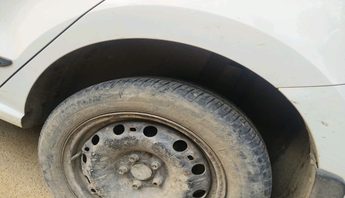 2012 Volkswagen Polo COMFORTLINE 1.2L, Diesel, Manual, 1,65,083 km, tyre