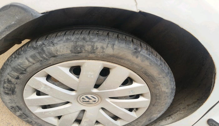 2012 Volkswagen Polo COMFORTLINE 1.2L, Diesel, Manual, 1,65,083 km, tyre