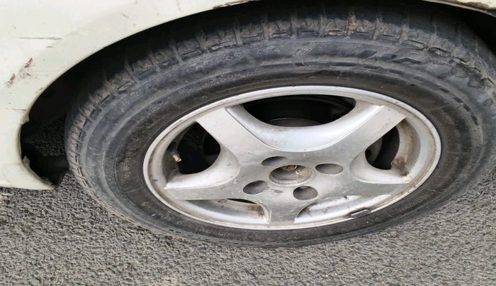 2012 Chevrolet Optra Magnum LT 1.6, Petrol, Manual, 99,605 km, tyre