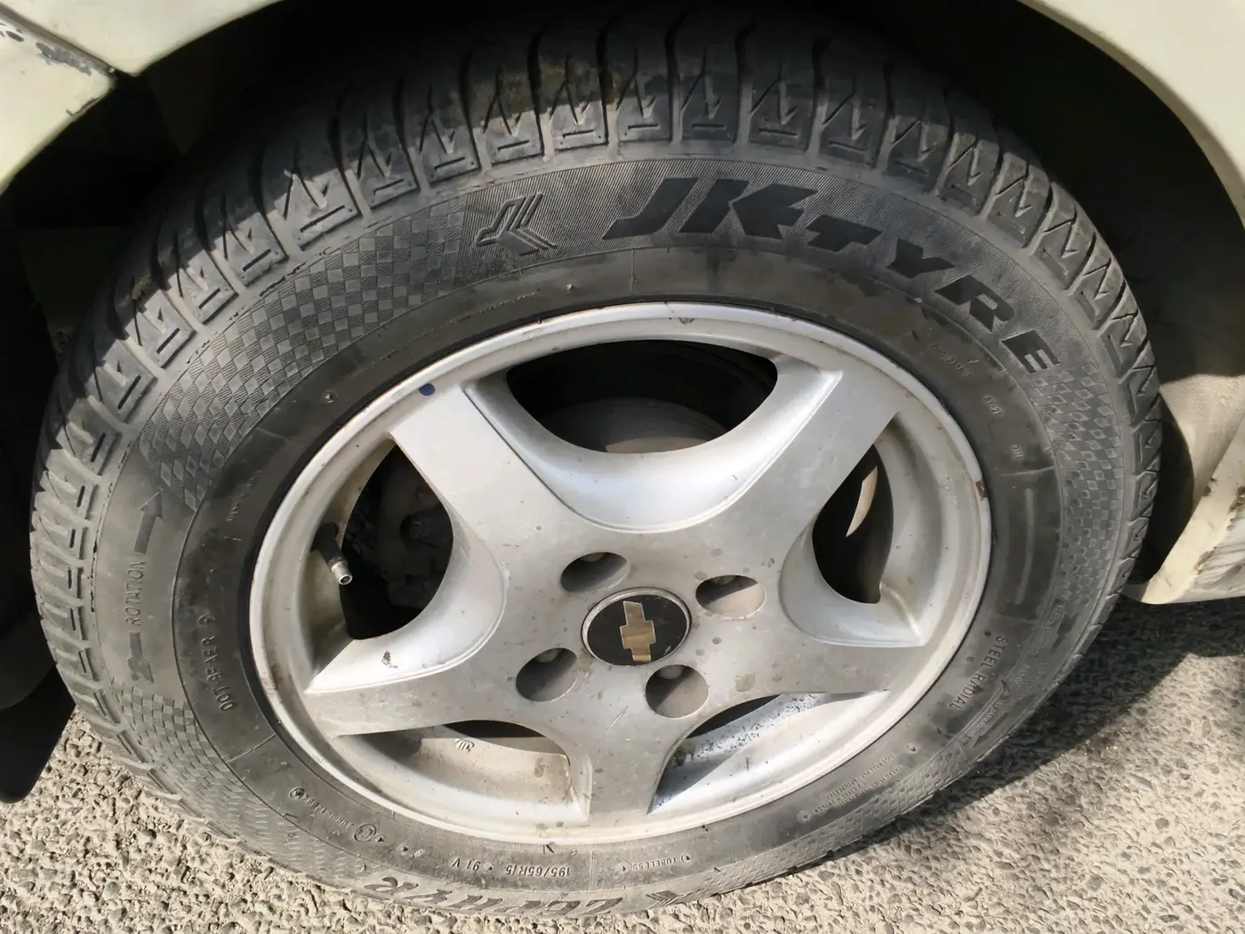 2012 Chevrolet Optra Magnum LT 1.6, Petrol, Manual, 99,605 km, tyre