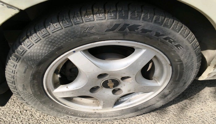 2012 Chevrolet Optra Magnum LT 1.6, Petrol, Manual, 99,605 km, tyre