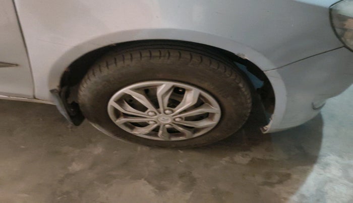 2011 Skoda Fabia AMBITION 1.2 MPI, Petrol, Manual, 1,08,503 km, tyre