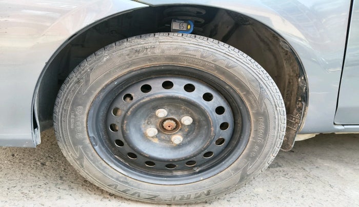 2016 Toyota Etios Liva VX, Petrol, Manual, 19,804 km, tyre