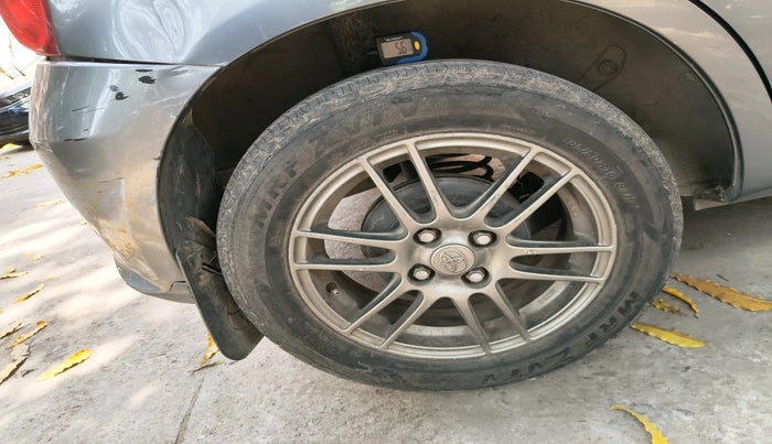 2016 Toyota Etios Liva VX, Petrol, Manual, 19,804 km, tyre